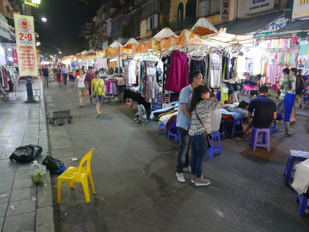 Káº¿t quáº£ hÃ¬nh áº£nh cho shopping in  hang dao street hanoi